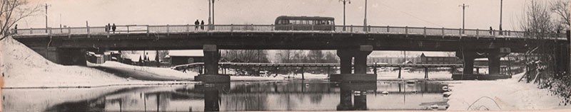 Мост через реку Тагил по ул, Фрунзе. 1965 год. Фото П. П. Желвакова.