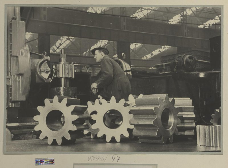 Рельсобалочный стан, изготовленный «Уралмашзаводом» для Ново-Тагильского металлургического завода». 1949 год.