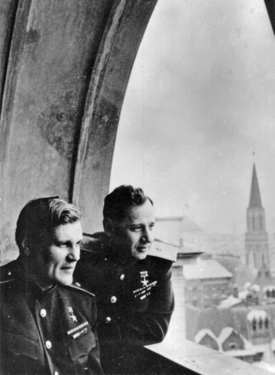 Генералы танковой промышленности – Ю.Е.Максарев и И.М.Зальцман. 1945 г 