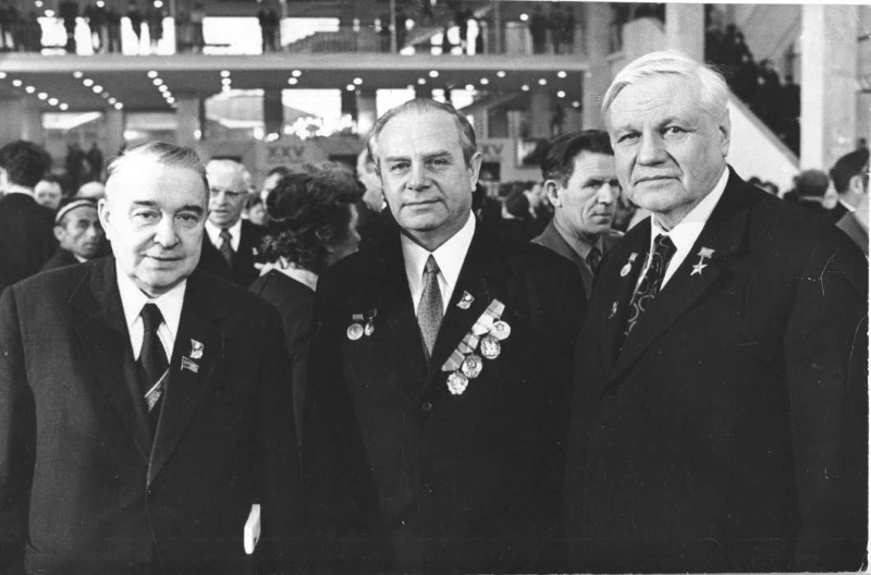 Три директора Уралвагонзавода С.А.Скачков, И.Ф.Крутяков и Ю.Е.Максарев. 1970-е гг. 