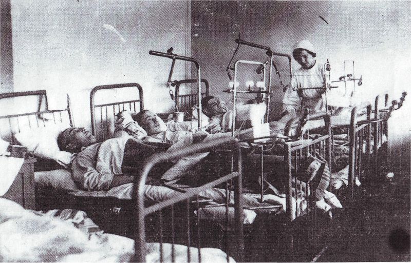 В палате госпиталя № 2551. Фото музея школы № 18.