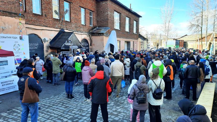 В поселке Черноисточинск открыли памятник заводчику Акинфию Демидову. Фото Одноклассники "Тагильский Край"