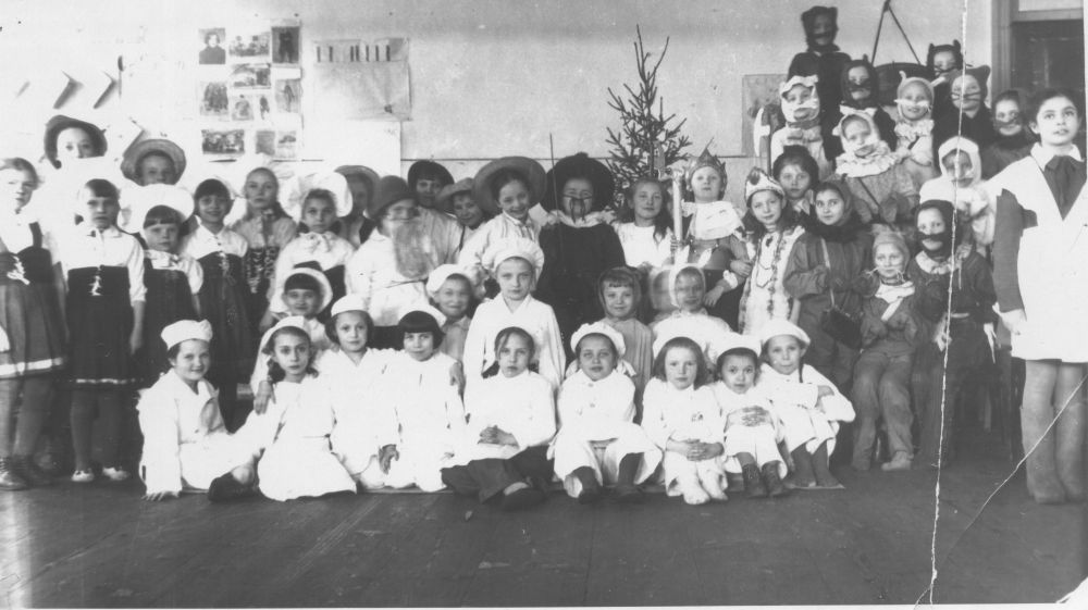 Выступление учащихся школы № 18 в госпитале № 2551. Фото музея школы № 18.