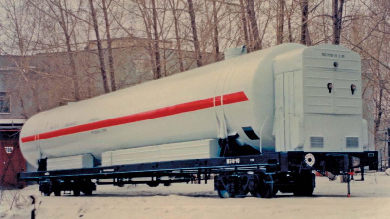 Железнодорожная цистерна ЖВЦ - 100М для транспортировки жидкого водорода.