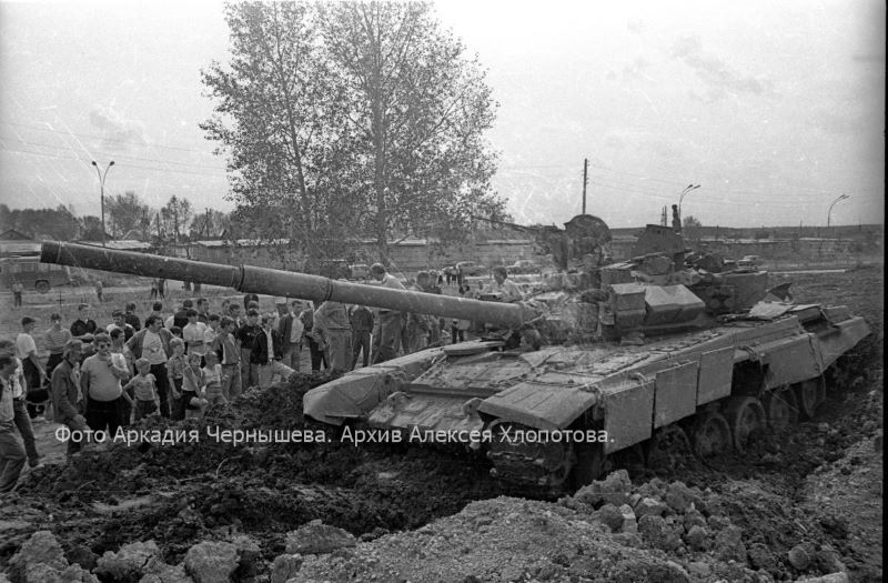 Нижний Тагил 12 августа 1993 года В результате конфликта между местными и кавказскими преступными группировками был захвачен новейший танк Т-90.
