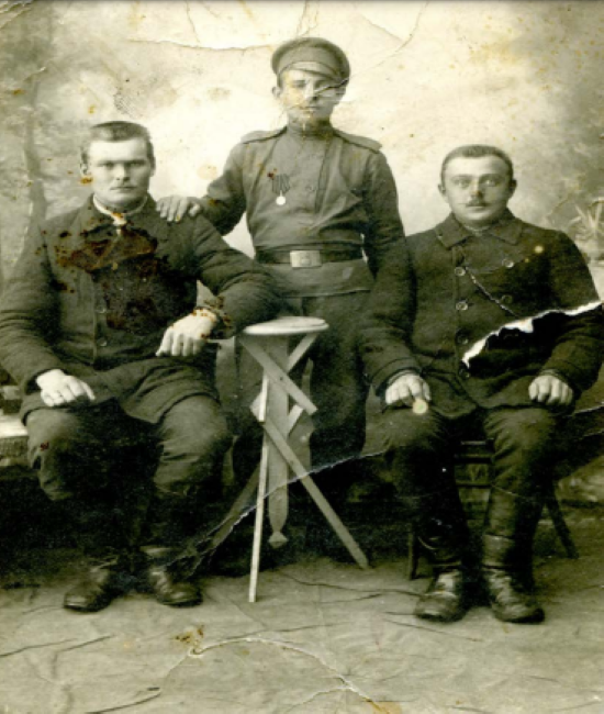 Фото 5. Неизвестные раненые солдаты (из коллекции Н. А. Щекотова)