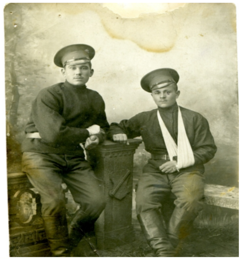 Фото 7. Конаков Степан Егорьевич и Гриценко Илларион Онуфриевич (примерно 1915 г.) (из коллекции Н. А. Щекотова)